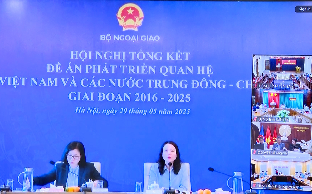 Lãnh đạo Bộ Ngoại giao dự Hội nghị tại điểm cầu Trung ương.